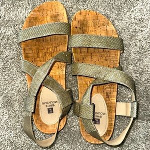 White Mountain gold metallic sandals size 8.5 woman’s
